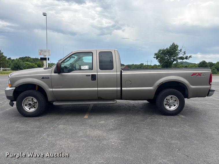 image for item FI0183 2004 Ford F250 Super Duty XL Ext. Cab pickup truck