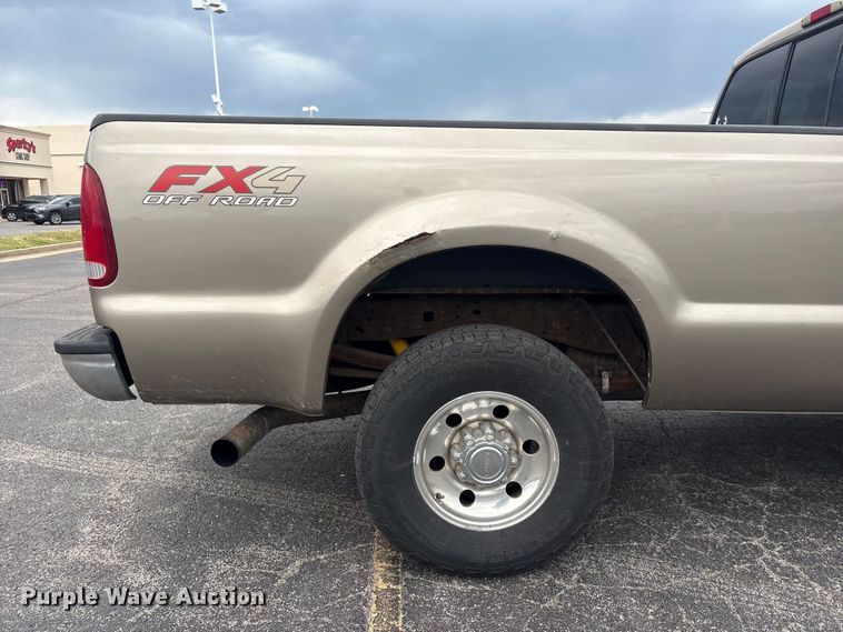 image for item FI0183 2004 Ford F250 Super Duty XL Ext. Cab pickup truck