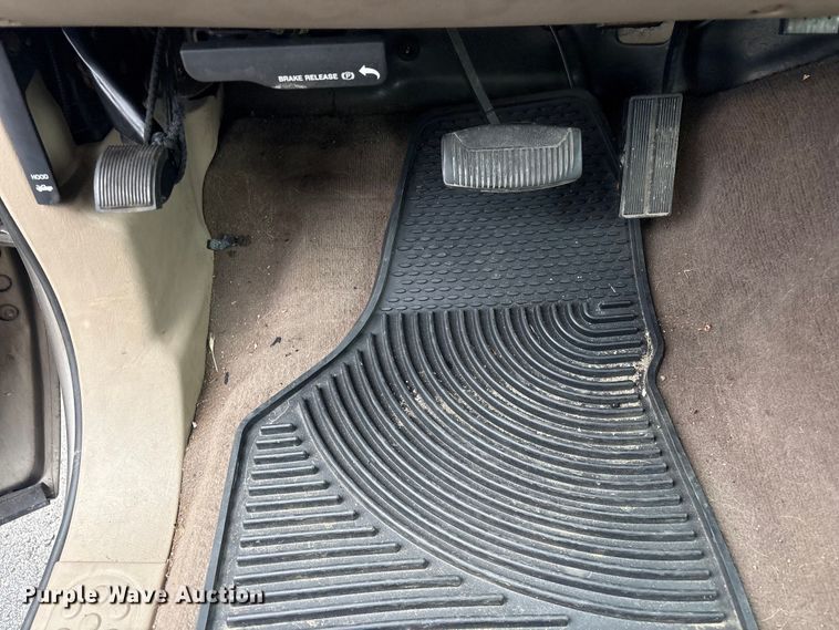 image for item FI0183 2004 Ford F250 Super Duty XL Ext. Cab pickup truck