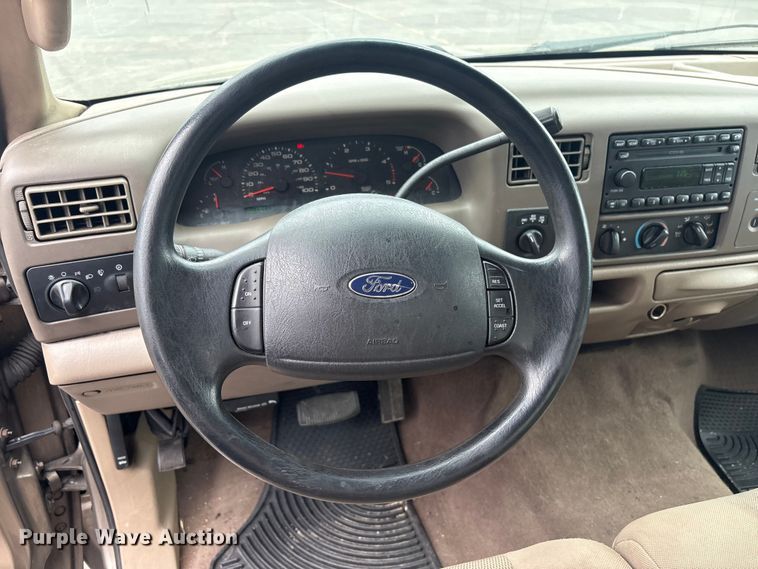 image for item FI0183 2004 Ford F250 Super Duty XL Ext. Cab pickup truck