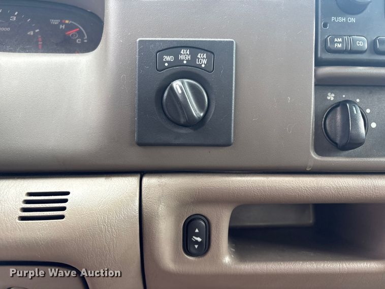 image for item FI0183 2004 Ford F250 Super Duty XL Ext. Cab pickup truck