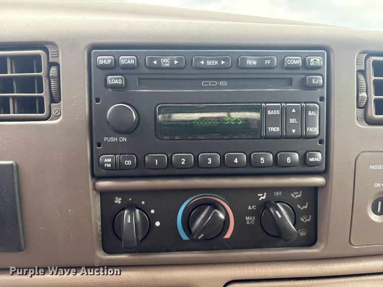 image for item FI0183 2004 Ford F250 Super Duty XL Ext. Cab pickup truck