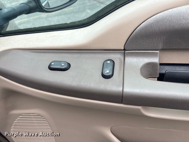 image for item FI0183 2004 Ford F250 Super Duty XL Ext. Cab pickup truck