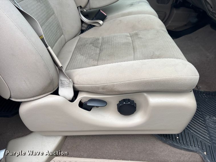 image for item FI0183 2004 Ford F250 Super Duty XL Ext. Cab pickup truck