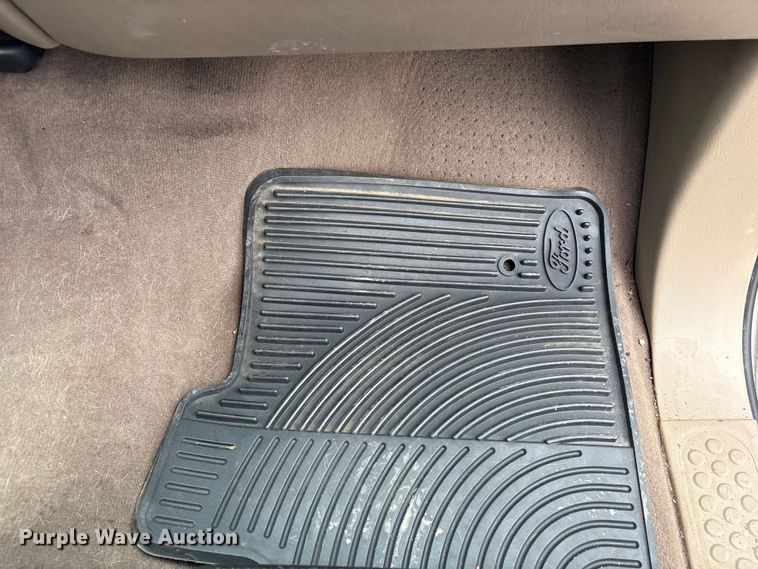 image for item FI0183 2004 Ford F250 Super Duty XL Ext. Cab pickup truck