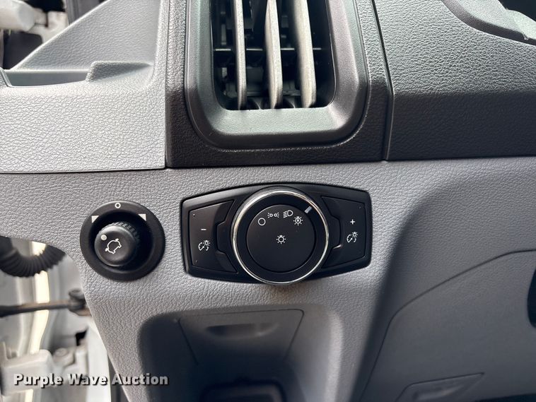 image for item FI0190 2017 Ford Transit van