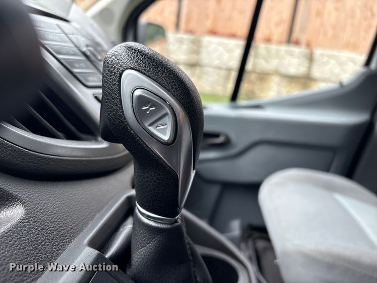 image for item FI0190 2017 Ford Transit van