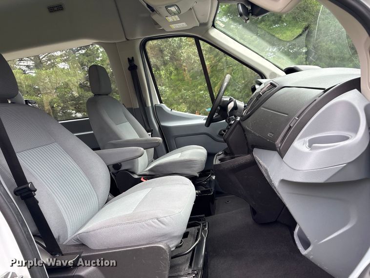 image for item FI0190 2017 Ford Transit van