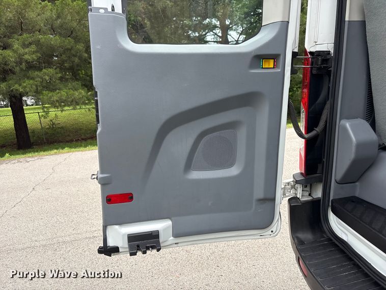 image for item FI0190 2017 Ford Transit van