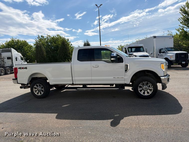 image for item FK0193 2017 Ford F250 Super Duty XLT Ext. Cab pickup truck