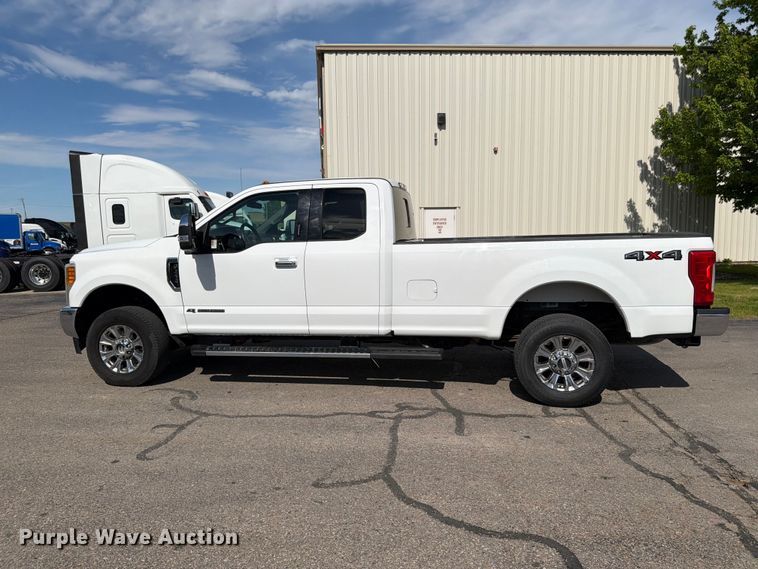 image for item FK0193 2017 Ford F250 Super Duty XLT Ext. Cab pickup truck