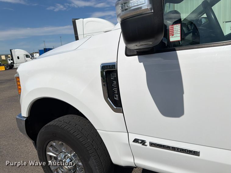 image for item FK0193 2017 Ford F250 Super Duty XLT Ext. Cab pickup truck