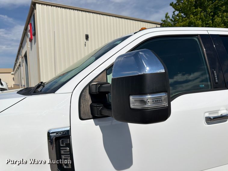 image for item FK0193 2017 Ford F250 Super Duty XLT Ext. Cab pickup truck