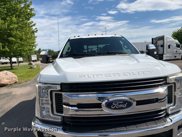 image for item FK0193 2017 Ford F250 Super Duty XLT Ext. Cab pickup truck