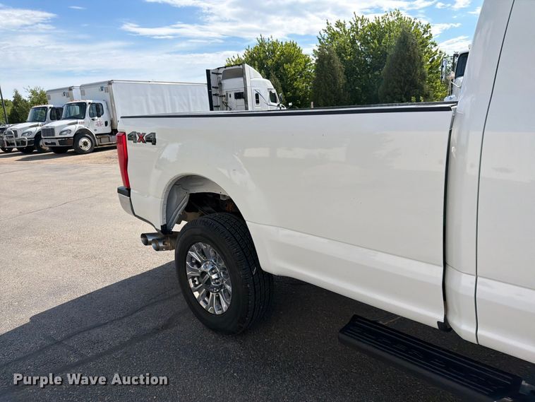 image for item FK0193 2017 Ford F250 Super Duty XLT Ext. Cab pickup truck