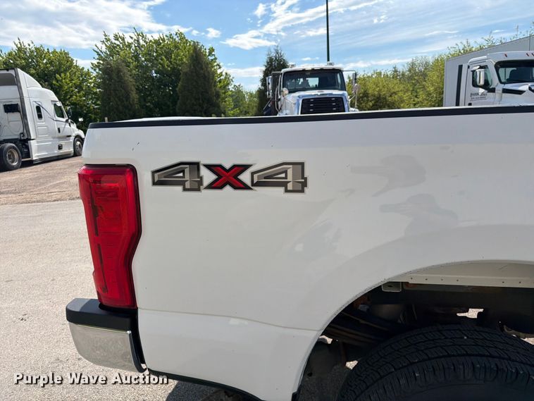 image for item FK0193 2017 Ford F250 Super Duty XLT Ext. Cab pickup truck