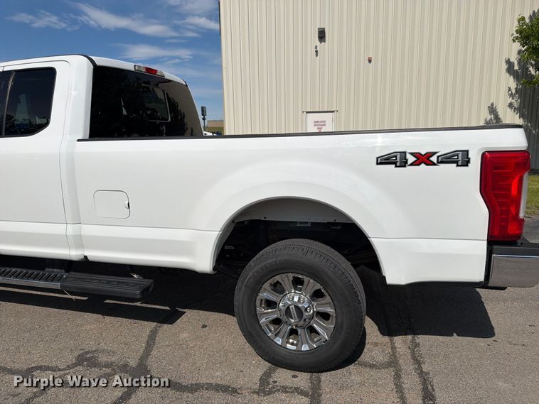 image for item FK0193 2017 Ford F250 Super Duty XLT Ext. Cab pickup truck