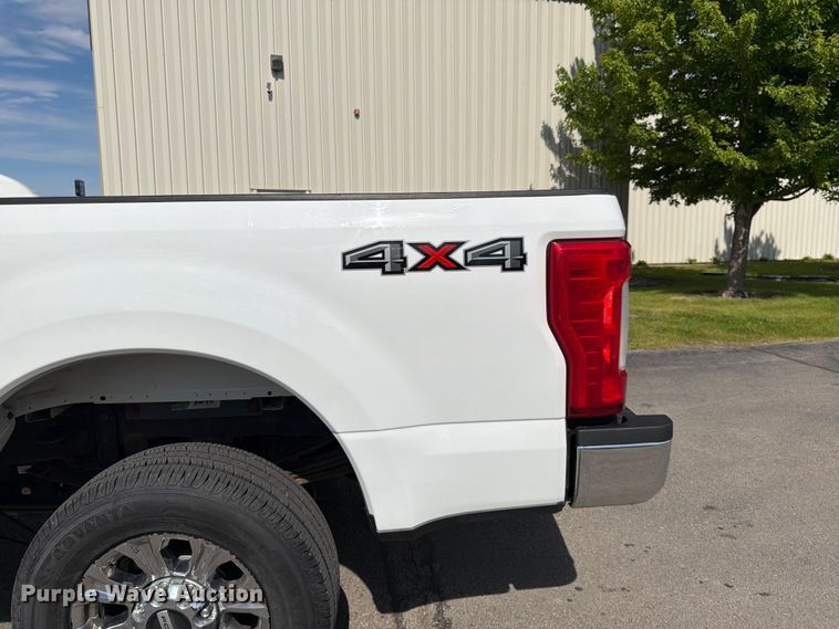 image for item FK0193 2017 Ford F250 Super Duty XLT Ext. Cab pickup truck