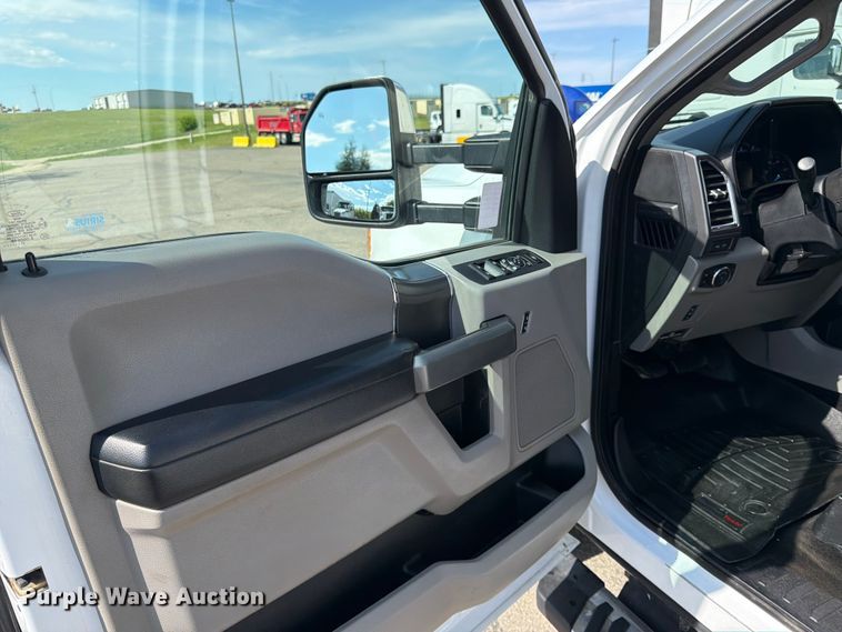 image for item FK0193 2017 Ford F250 Super Duty XLT Ext. Cab pickup truck