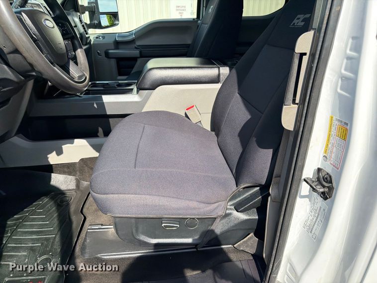 image for item FK0193 2017 Ford F250 Super Duty XLT Ext. Cab pickup truck