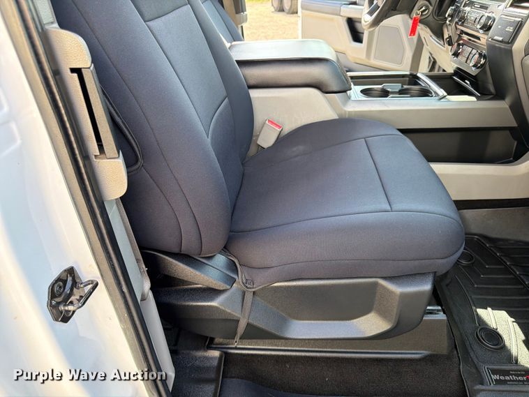image for item FK0193 2017 Ford F250 Super Duty XLT Ext. Cab pickup truck