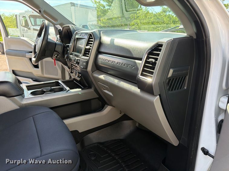 image for item FK0193 2017 Ford F250 Super Duty XLT Ext. Cab pickup truck