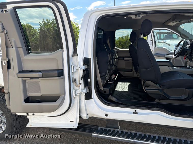 image for item FK0193 2017 Ford F250 Super Duty XLT Ext. Cab pickup truck