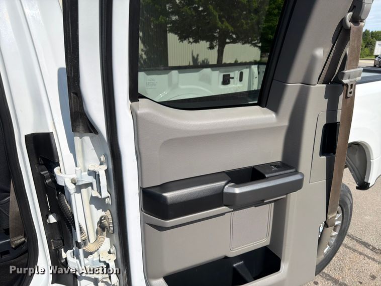 image for item FK0193 2017 Ford F250 Super Duty XLT Ext. Cab pickup truck