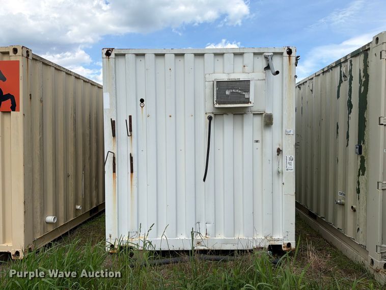 image for item FK2007 Skid mounted locker room