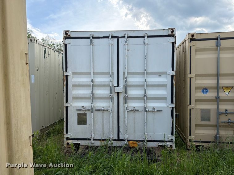 image for item FK2007 Skid mounted locker room