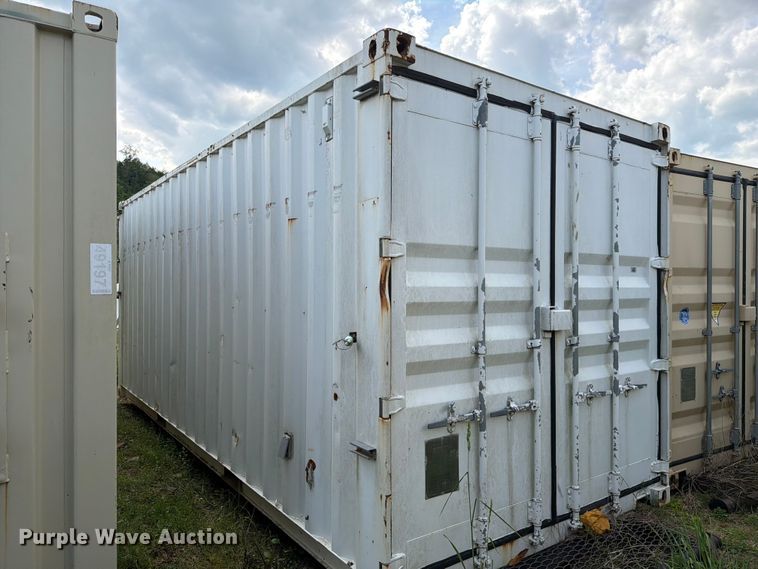 image for item FK2007 Skid mounted locker room