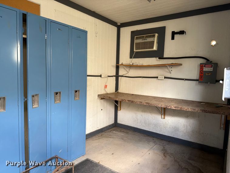 image for item FK2007 Skid mounted locker room