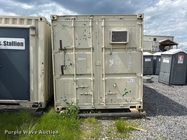 image for item FK2021 Skid mounted changing trailer