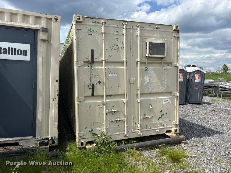 image for item FK2021 Skid mounted changing trailer
