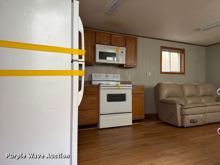 image for item FK2027 Skid mounted living quarters