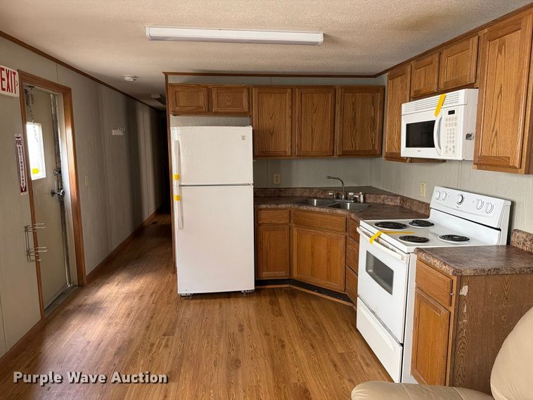 image for item FK2027 Skid mounted living quarters
