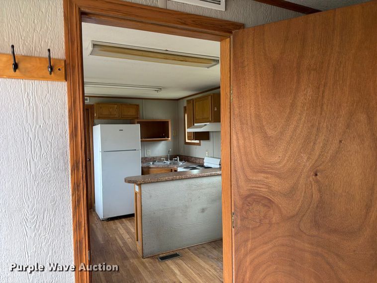 image for item FK2028 Skid mounted living quarters
