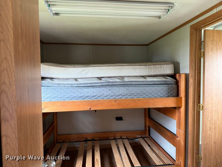 image for item FK2028 Skid mounted living quarters