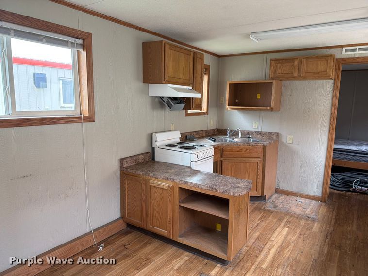 image for item FK2028 Skid mounted living quarters