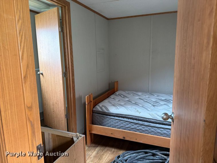image for item FK2028 Skid mounted living quarters