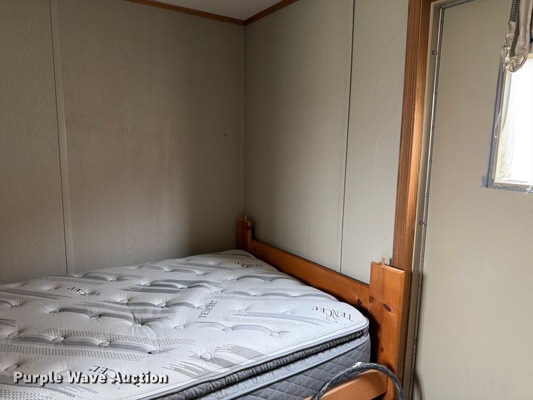 image for item FK2028 Skid mounted living quarters