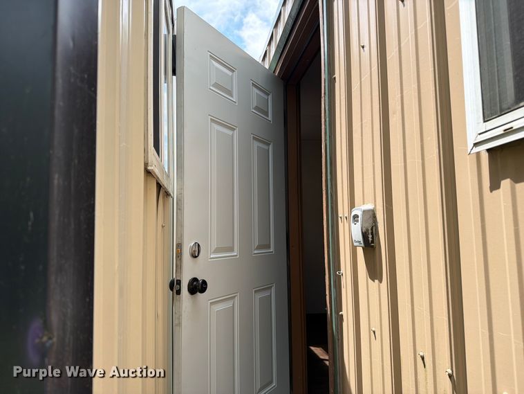 image for item FK2029 Skid mounted living quarters