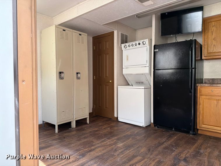 image for item FK2029 Skid mounted living quarters
