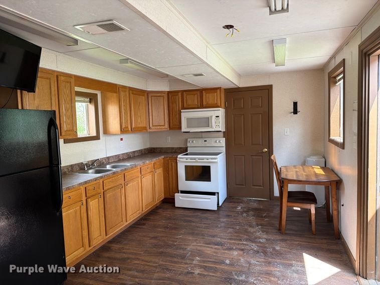 image for item FK2029 Skid mounted living quarters