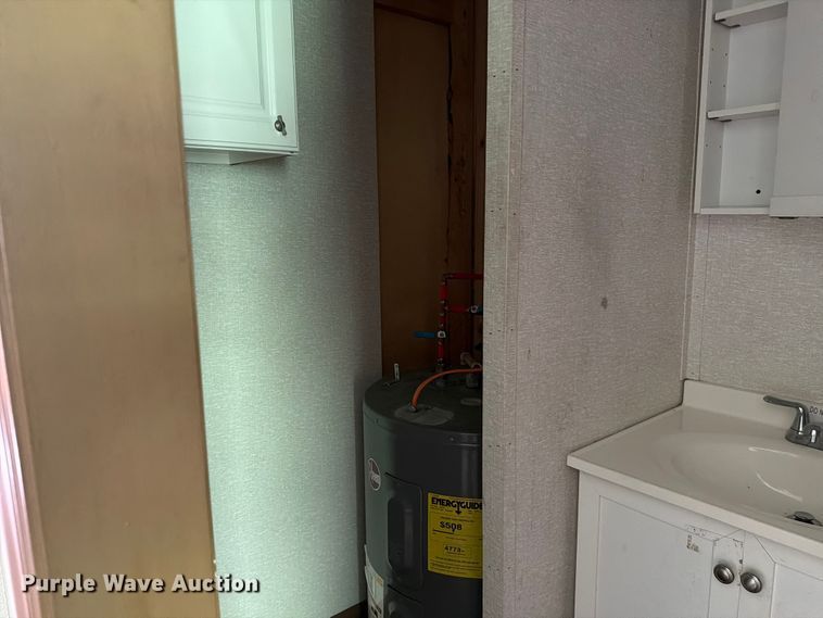 image for item FK2029 Skid mounted living quarters