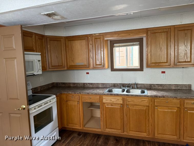 image for item FK2029 Skid mounted living quarters