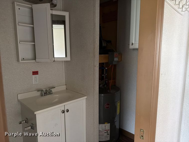 image for item FK2029 Skid mounted living quarters