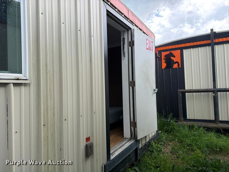 image for item FK2032 Skid mounted living quarters