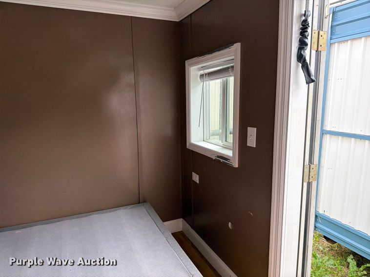 image for item FK2032 Skid mounted living quarters