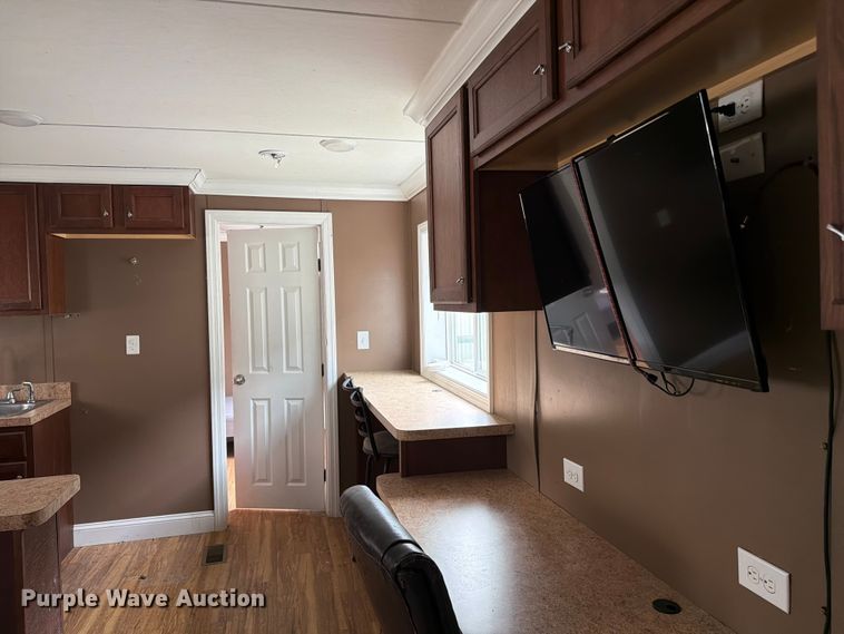 image for item FK2032 Skid mounted living quarters